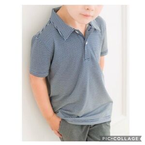 NEW RUFFLEBUTTS + RUGGEDBUTTS DARK NAVY MICRO STRIPE KNIT SS PERFORMANCE